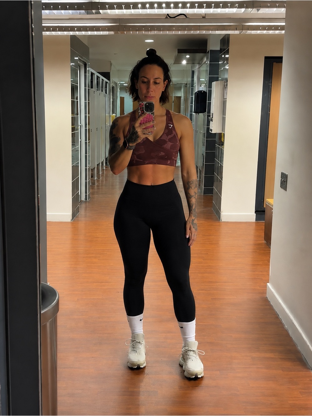 Gymshark Seamless V-Neck Sports Bra in Burgundy Camo Print